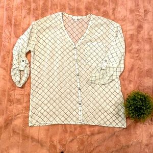 Cute black and white flowy CAbi blouse